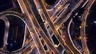 上帝视角广州中山一立交桥夜景城市交通航拍视频的预览图